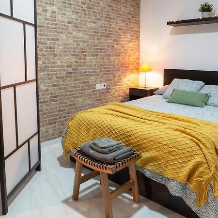 Artistic Digital Retreat-Great Location Near Metro Apartment Valencia Luaran gambar