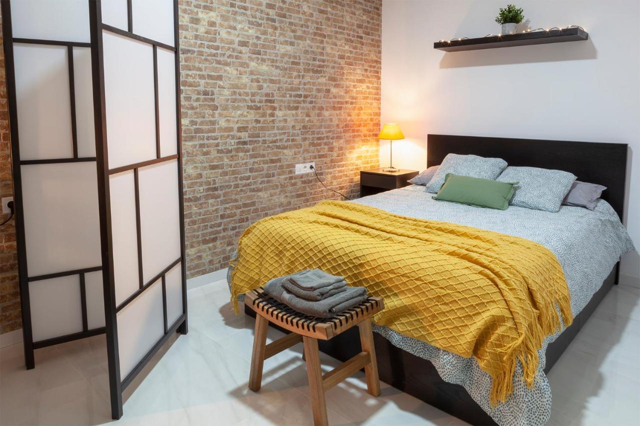 Artistic Digital Retreat-Great Location Near Metro Apartment Valencia Luaran gambar