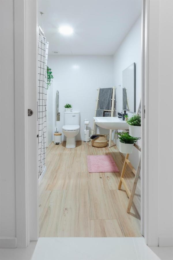 Artistic Digital Retreat-Great Location Near Metro Apartment Valencia Luaran gambar