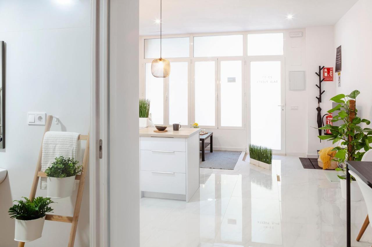 Artistic Digital Retreat-Great Location Near Metro Apartment Valencia Luaran gambar