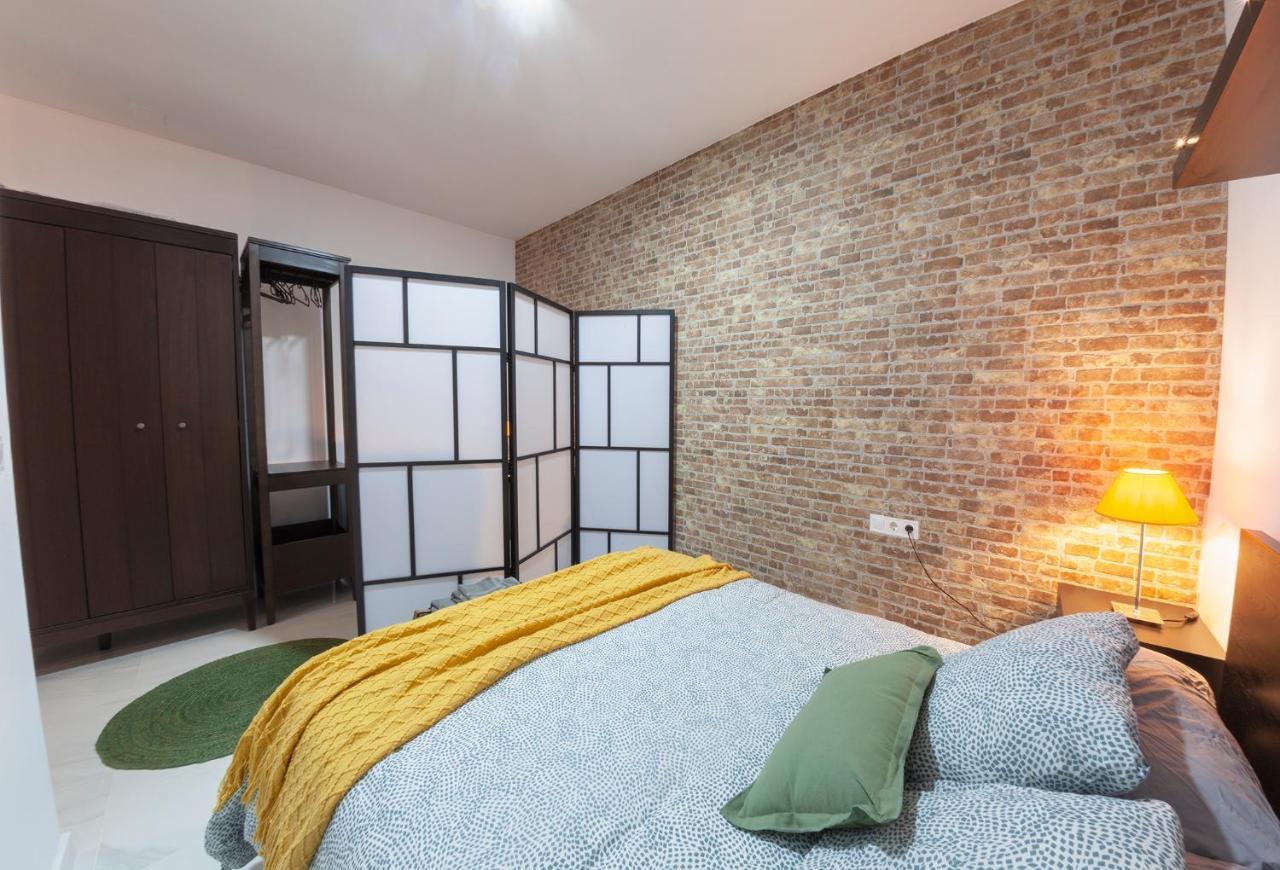 Artistic Digital Retreat-Great Location Near Metro Apartment Valencia Luaran gambar