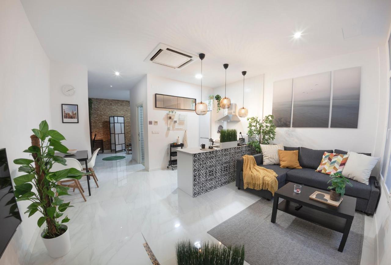 Artistic Digital Retreat-Great Location Near Metro Apartment Valencia Luaran gambar